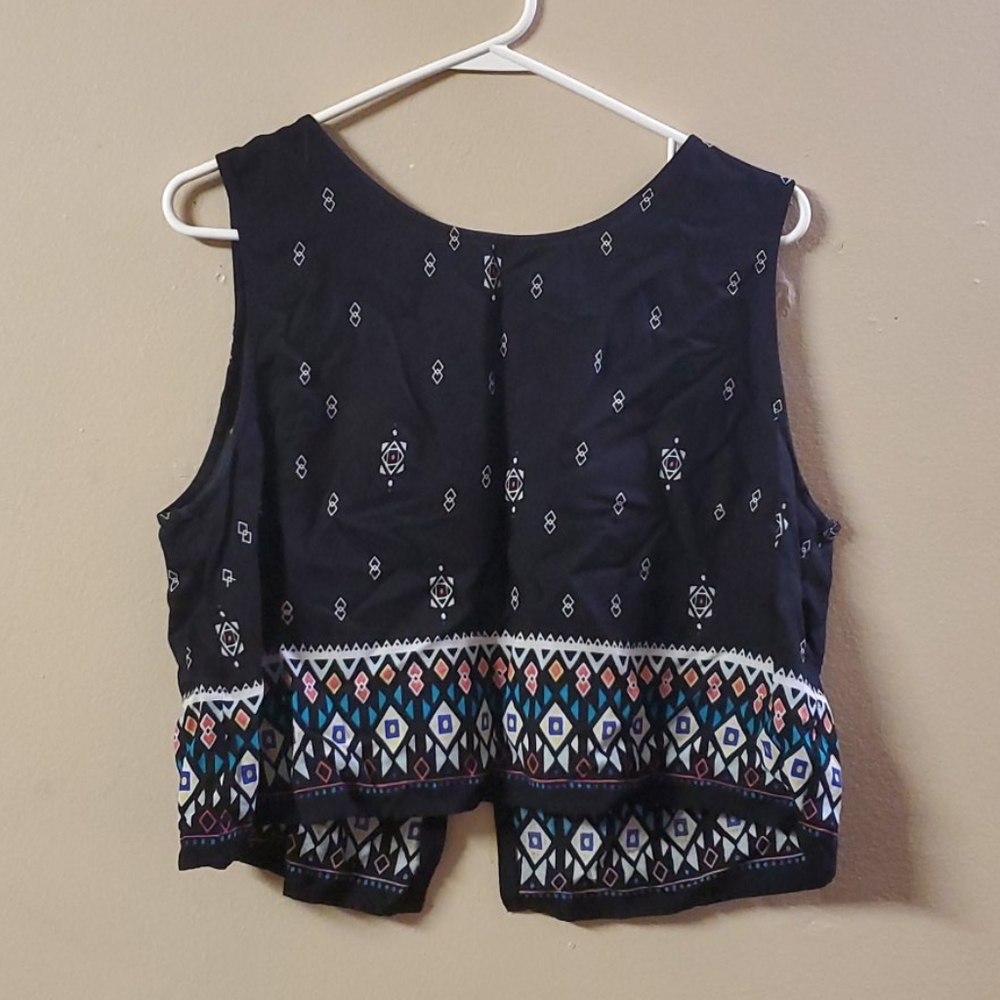 Black patterned crop top